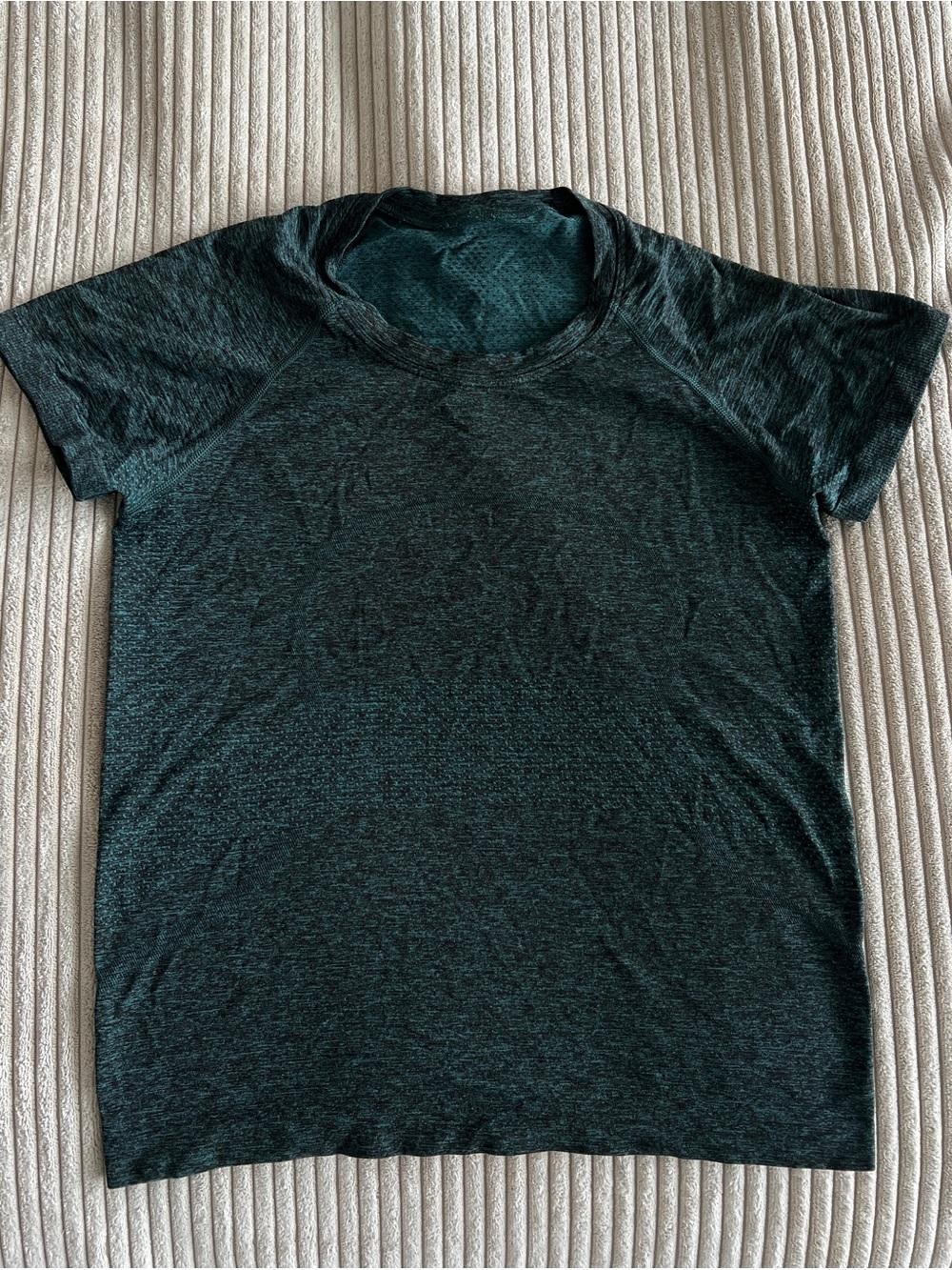 Lululemon swiftly tech t shirt sz 6